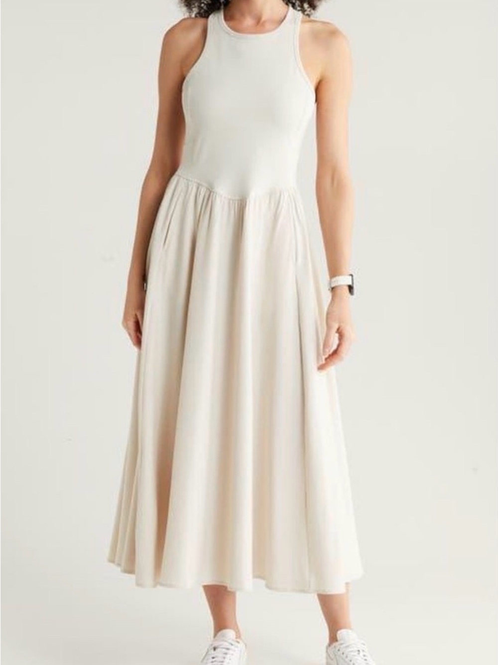 Cream Zella
Effortless Cutout
Back Hybrid Dress Size S